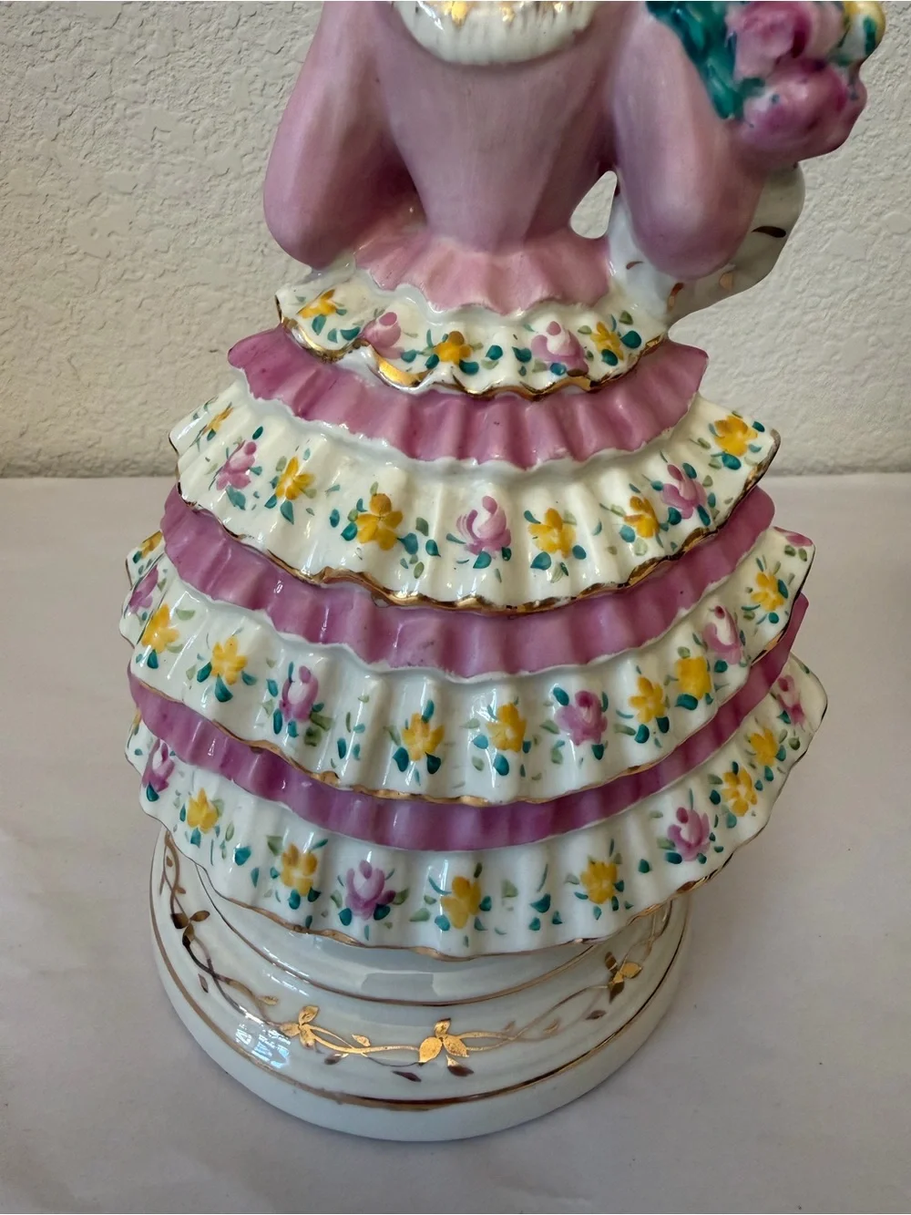 The Unbranded Brand elegant porcelain